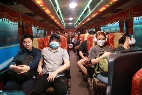 Đi lại dịp nghỉ lễ 2/9: Tàu xe còn rỗng nhiều ghế, vé máy bay rẻ bất ngờ