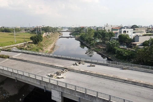Hà Nội yêu cầu rà soát cầu vượt sông, cấm phương tiện qua các cầu yếu