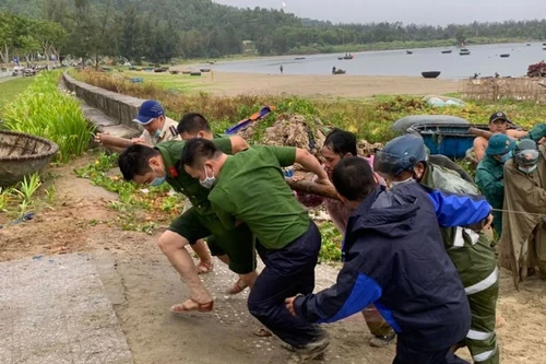 Bão Noul giật cấp 14 cấp tập đổ bộ, hơn một triệu dân trong diện phải sơ tán