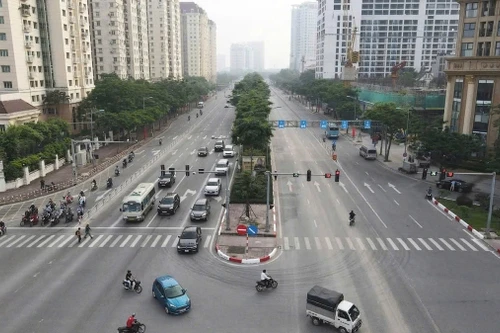 Điều chỉnh giao thông đường Nguyễn Hoàng Tôn để thi công chống ngập