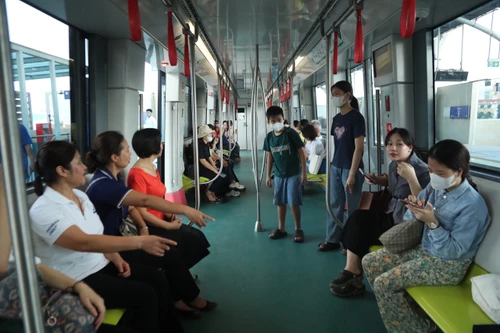 Hà Nội miễn phí đi xe buýt và tàu điện cho người dân trong dịp Tết Nguyên đán