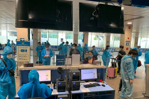 Mười ngày không được cấp phép bay TP.HCM- Hà Nội, hàng không lo gián đoạn