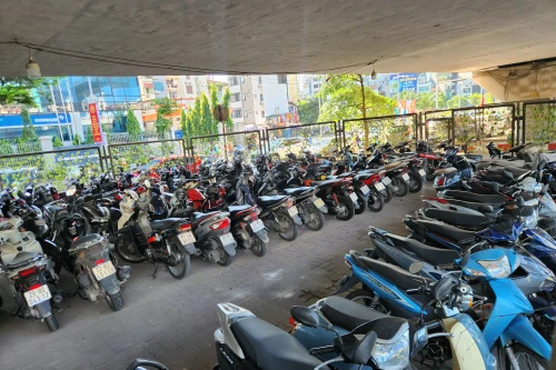 Hà Nội yêu cầu di dời ngay các bãi trông giữ xe ra khỏi gầm cầu