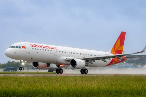 Sun PhuQuoc Airways cất cánh chuyến bay thương mại đầu tiên