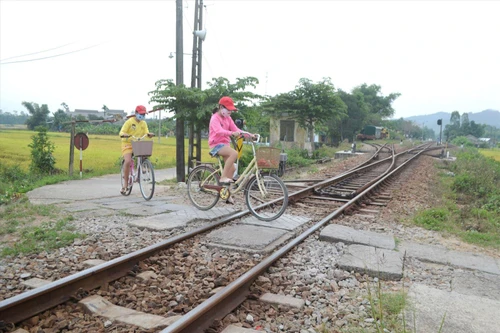 Đề xuất phân cấp cho địa phương đầu tư “xóa lối đi tự mở” qua đường sắt