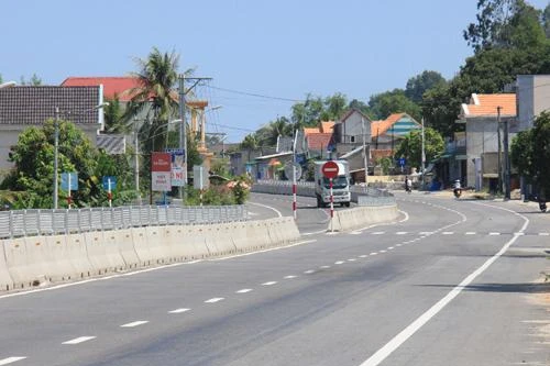 Quốc lộ 1 qua Quảng Ngãi xuống cấp, Cienco 5 hứa mà không sửa, Bộ GTVT yêu cầu xử lý nghiêm