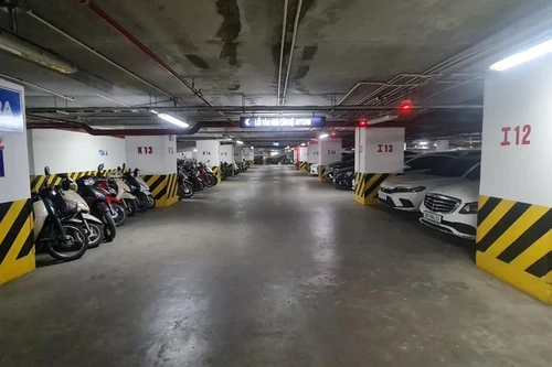 Hà Nội: Nhiều chung cư đồng loạt tăng phí dịch vụ trông giữ xe ô tô