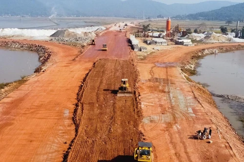 Cạn kiệt nguồn cát sông, có thể khai thác 14 tỷ m3 cát biển làm cao tốc 