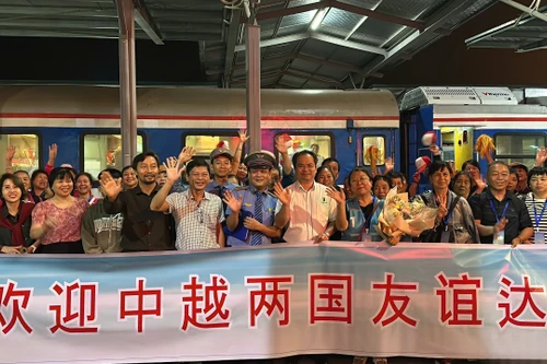 Đường sắt lần đầu đón đoàn 400 khách du lịch Trung Quốc 