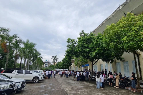 Nhiều huyện ngoại thành Hà Nội thu bộn tiền nhờ "sốt" đất đấu giá