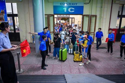 Hơn 7 triệu lượt hành khách đi tàu, đường sắt lãi hơn 220 tỷ đồng