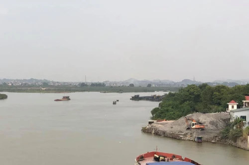 Cấm tàu thuyền lưu thông trên sông Thương để diễn tập 