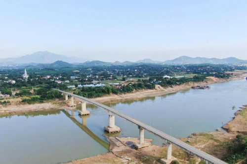 Hoàn thành xây dựng cầu Sông Lô mới quy mô 4 làn xe trước Tết 2027