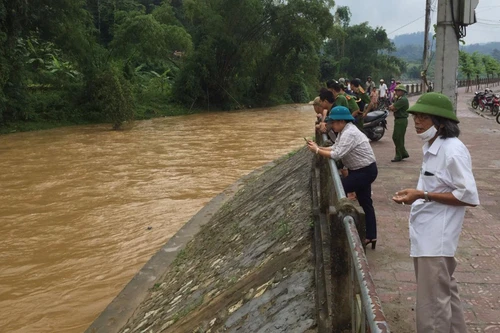 Mưa lớn do hoàn lưu bão số 2 làm 7 người chết và mất tích