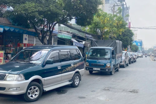 Một số trung tâm đăng kiểm hạn chế “khám xe”, Bộ Giao thông chỉ đạo “nóng”