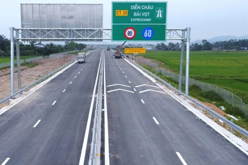 Kiến nghị đầu tư trước một đoạn cao tốc Hà Nội- Viêng Chăn