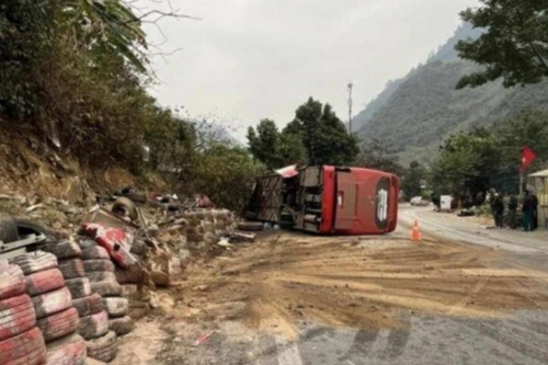 Liên tiếp xe khách bị lật làm chết nhiều người, yêu cầu đảm bảo giờ giấc lái xe, tránh ngủ gật