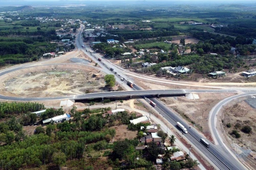 Xem xét giảm tốc độ khai thác cao tốc Dầu Giây- Phan Thiết, tăng vận tốc tuyến Mai Sơn-quốc lộ 45