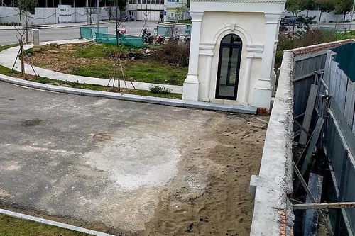 Chủ đầu tư KĐT An Lạc Green Symphony xây tường bê tông chặn đường dân sinh