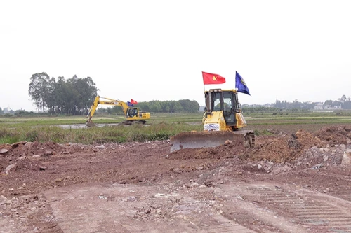 Thiếu nghiêm trọng vật liệu thi công, lo ngại cao tốc Bắc- Nam chậm tiến độ