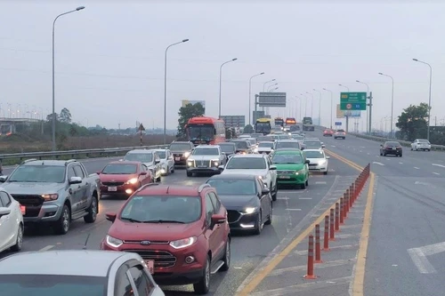Lưu lượng xe trên cao tốc Nội Bài- Lào Cai tăng vọt trong đầu năm 2023