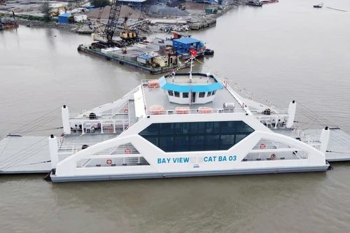 Phê bình Sở Xây dựng Hải Phòng về việc khách bị từ chối lên phà rời Cát Bà