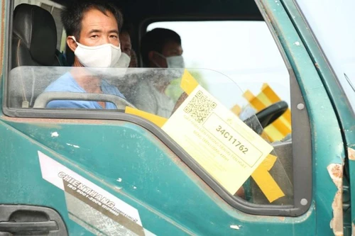 Nhiều lái xe vận tải hàng hóa chưa được tiêm vaccine, nguy cơ thiếu tài xế