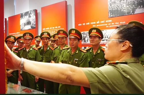 Giáo dục truyền thống qua những kỷ vật