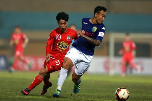 HLV Hữu Thắng dự khán, Công Phượng và Văn Toàn "tắt điện"