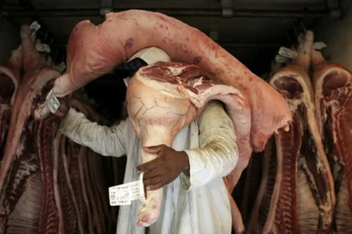 Từ hôm nay, Việt Nam chính thức dừng nhập khẩu thịt từ Brazil sau bê bối thịt bẩn