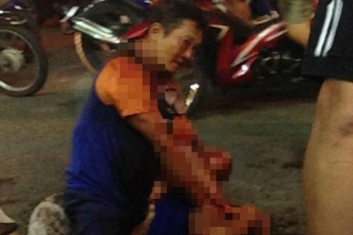 Bắt đối tượng nghi ngáo đá đâm gục 2 người trên đường phố