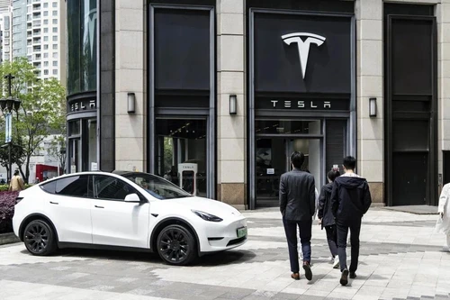 Tesla vượt qua trở ngại để triển khai xe tự lái hoàn toàn ở Trung Quốc