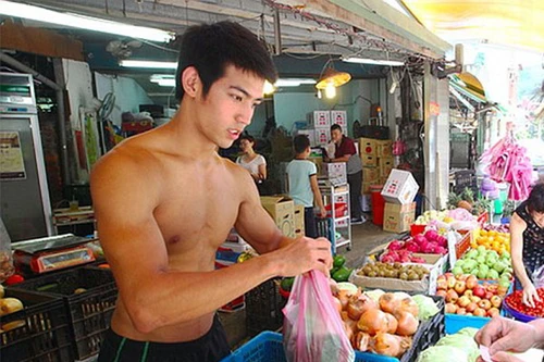 Hết "hotboy đậu phụ" đến lượt "hotboy trái cây" gây "bão" mạng Trung Quốc