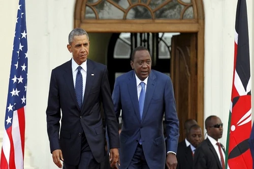 Tổng thống Mỹ say sưa nhảy điệu Lipala truyền thống ở quê cha