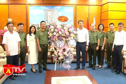 Công an Hà Nội tri ân, chúc mừng Ngày Nhà giáo Việt Nam