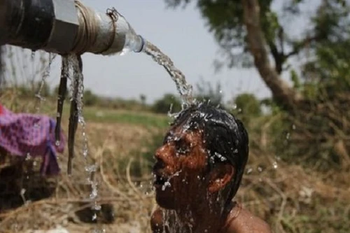 Nắng nóng 48 độ C giết chết hơn 500 người Ấn Độ