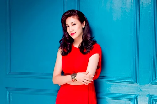 Pha Lê "lột xác" với hình ảnh sang trọng, quyến rũ