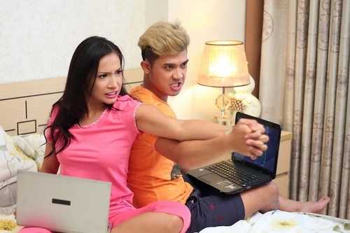 Yaya Trương Nhi bất ngờ trở thành "hotgirl osin"