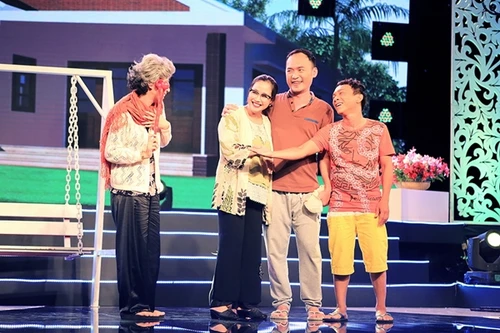 Thu Trang trở thành "mẹ vợ" của chồng mình - nghệ sĩ Tiến Luật