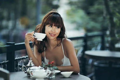 Hà Anh "tiết lộ", các người đẹp thường cạnh tranh bằng cách chơi xấu, tố cáo nhau