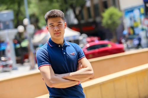 Mê mẩn trước vẻ điển trai của chàng trai "vàng" làng dancesport châu Á