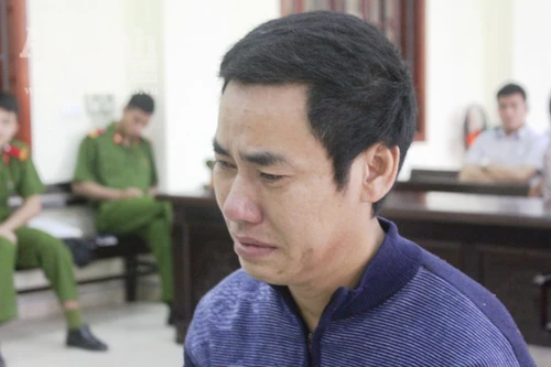 Vợ giả chết khi bị chồng dùng dao cứa cổ