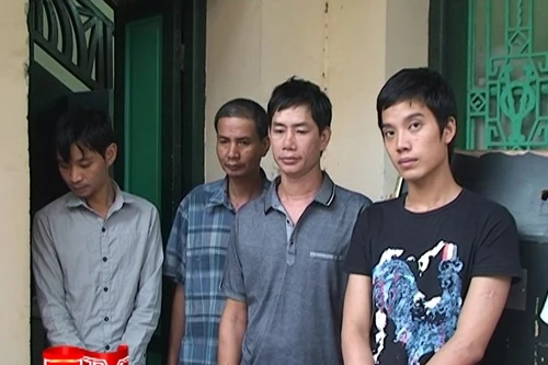 CAQ Hai Bà Trưng tạm giữ 11 tổ chức đánh bạc