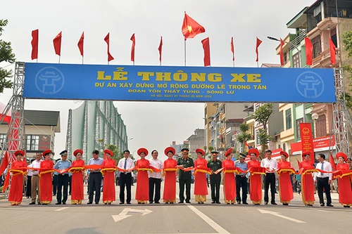 Khánh thành đường Lê Trọng Tấn - tuyến đường văn minh kiểu mẫu của Hà Nội