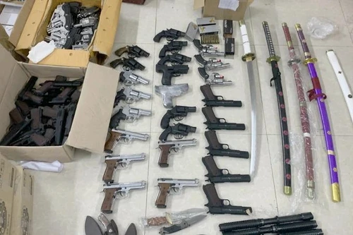 [Tin nhanh sáng 8-10-2022] Triệt phá đường dây mua bán vũ khí, thu 150 khẩu súng 