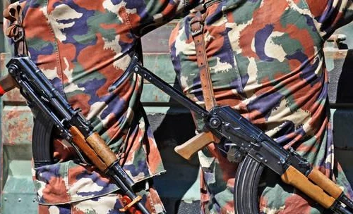 Thành viên NATO Hungary cấm cung cấp vũ khí cho Ukraine