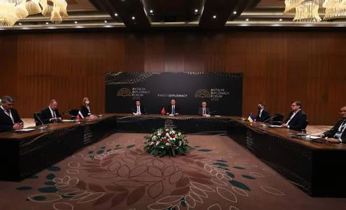 Ngoại trưởng Nga và Ukraine không thể đạt được thỏa thuận ngừng bắn 