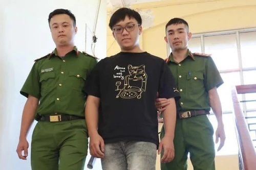 [Bản tin nhanh sáng 13-10-2022] Vợ chồng trẻ chiếm đoạt nửa tỷ đồng để ăn chơi, đi du lịch