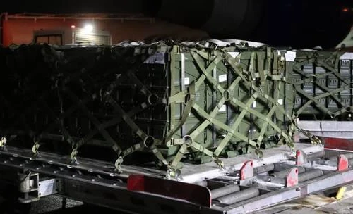 Hàng viện trợ là 'vũ khí chết người' của Mỹ đến Ukraine