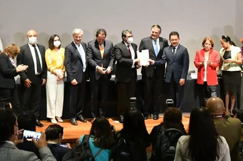 13 bang của Mỹ ủng hộ Mexico kiện các nhà sản xuất súng 